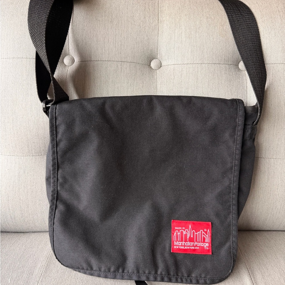 Manhattan Portage Black Messenger Bag